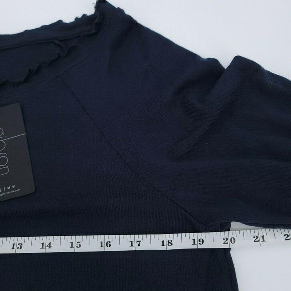 ^ Gibson Women's Large Ruffled Edge Raglan Navy Pullover - Picture 9 of 10